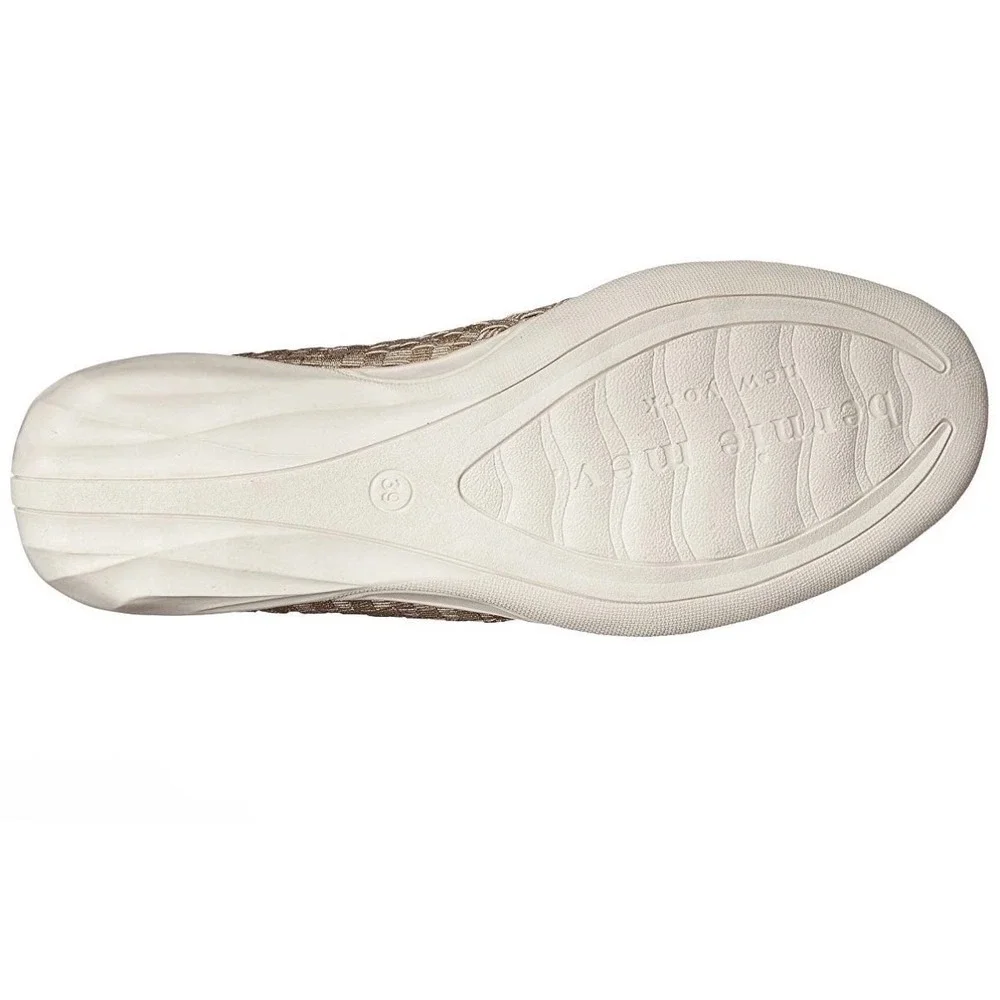 Bernie Mev Catwalk Kids Light Gold Woven Elastic Memory Foam Flats Size 35 NEW